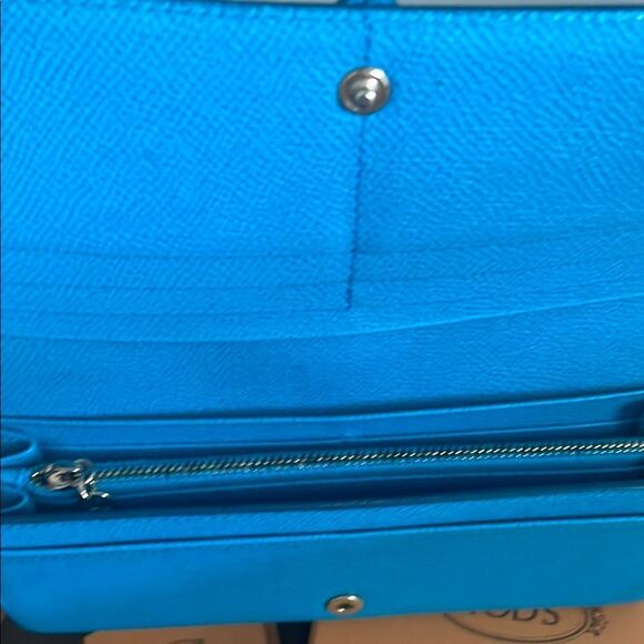 Tod's Blue Leather Wallet with Silver Clasp - Picture 4 of 11